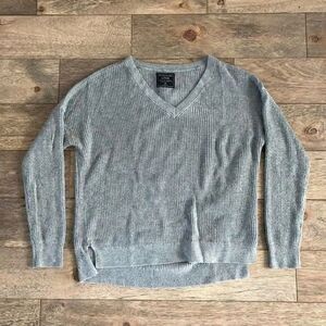 Abercrombie & Fitch Gray Ribbed V-Neck Sweater XS